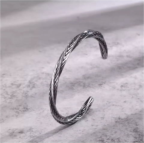 Titanium Twisted Mens Bracelet